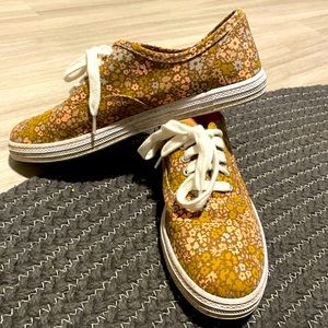 Target Universal Threads Shoes - Flower Patterned - Size 7